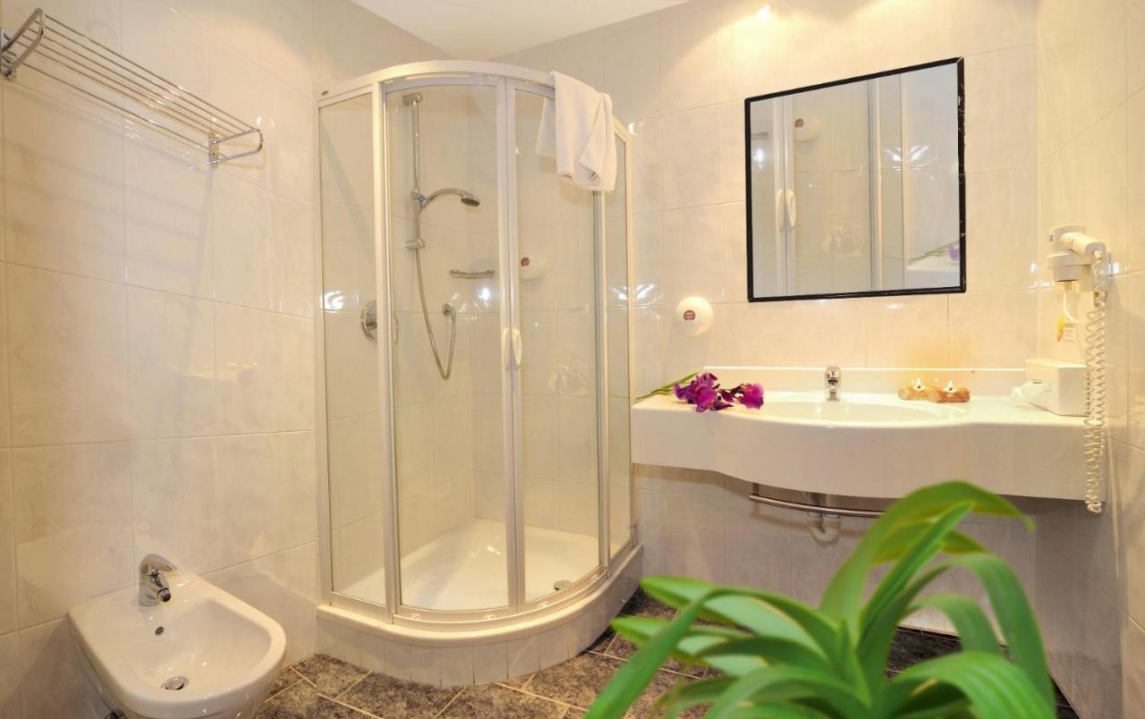 Hotel Floetscherhof Natz-Schabs ภายนอก รูปภาพ